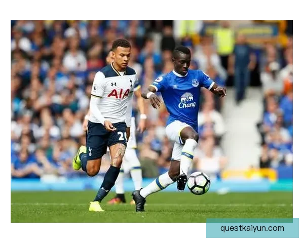 亨德森比赛影响力持续提升，中场组织与防守贡献显著